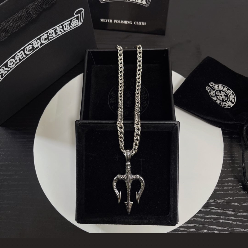 Ch**me He**ts necklaces